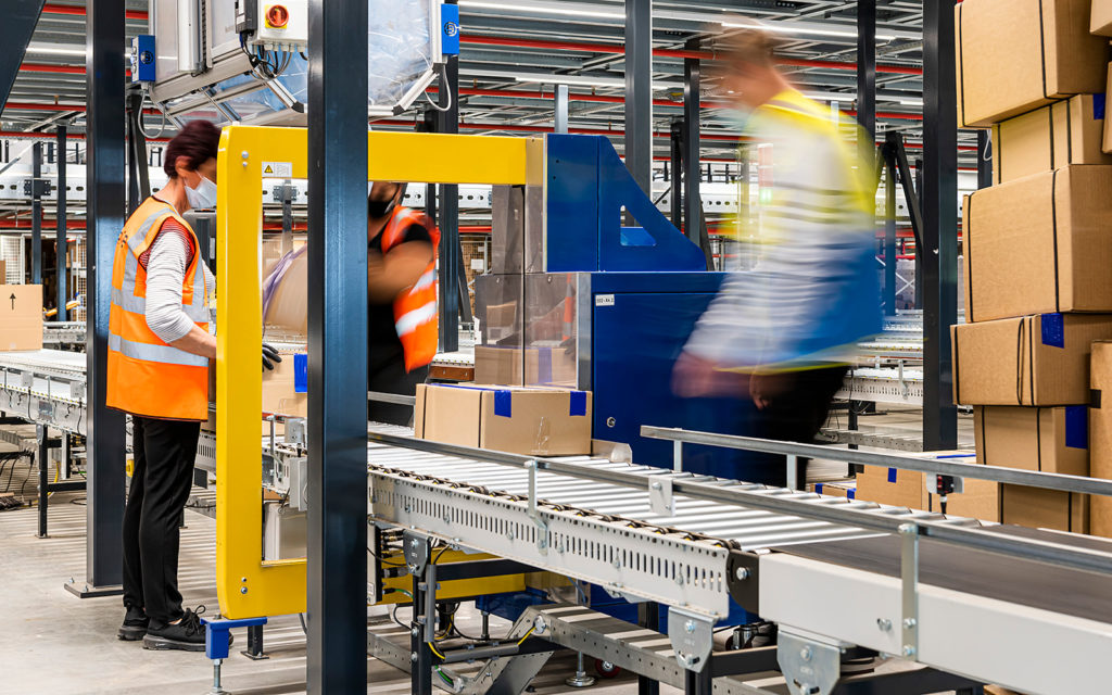 Stuur geautomatiseerde systemen efficiënt aan met een warehouse control systeem.